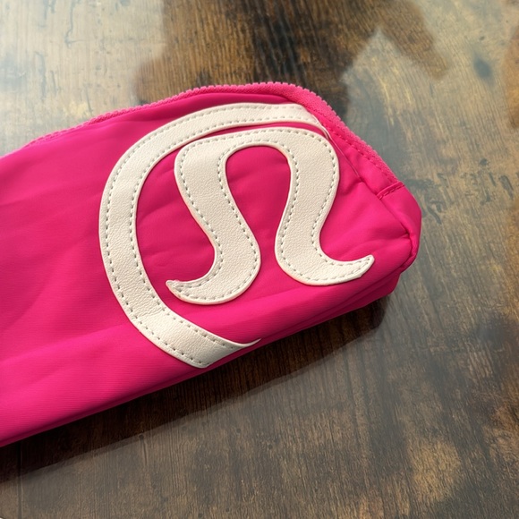 Lululemon belt bag - Picture 2 of 6